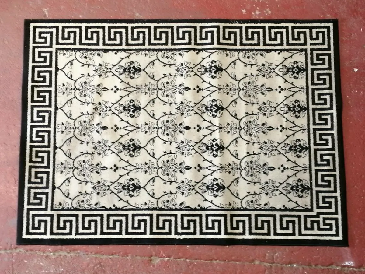 Rug - 150 x 210 Rectangle - Image 1