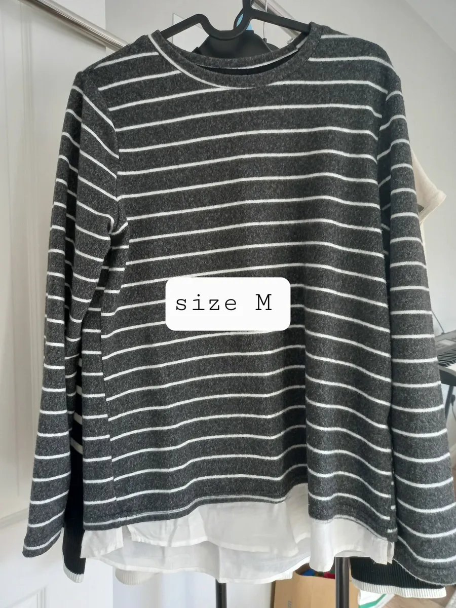 7 items of Knitwear - Image 4