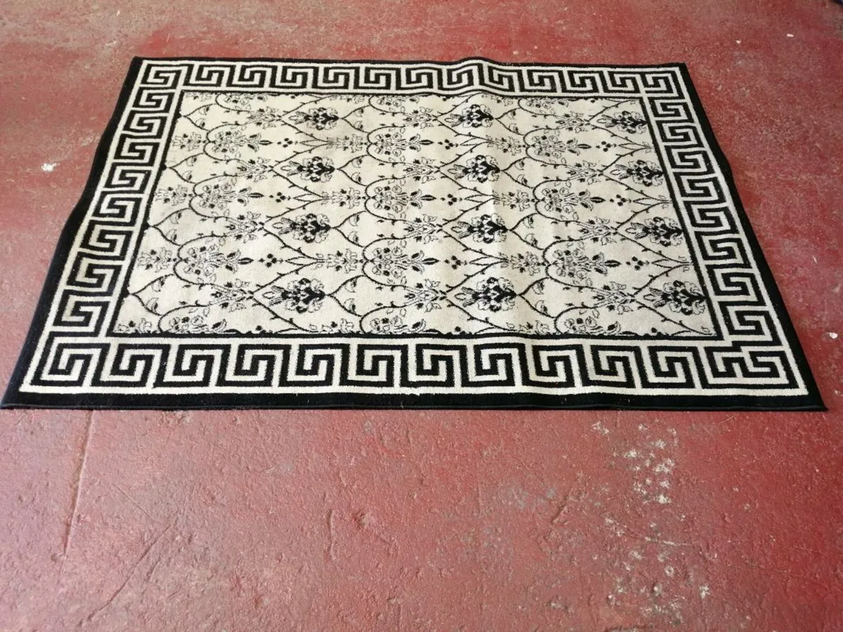 Rug - 150 x 210 Rectangle - Image 2