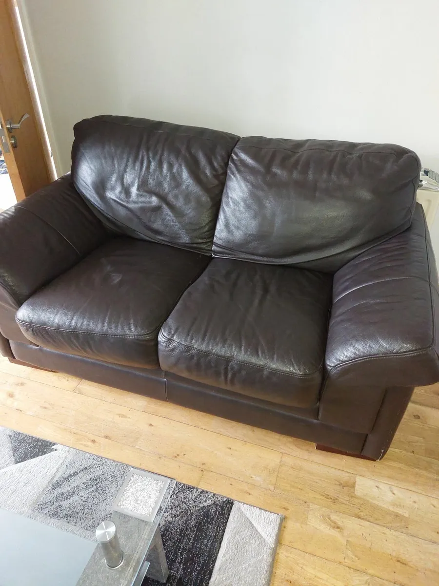 2 seater leather sofa - Image 1