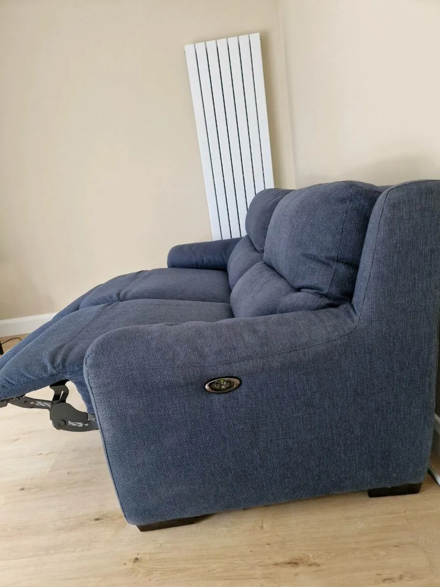 Electric recliner sofa - Image 3