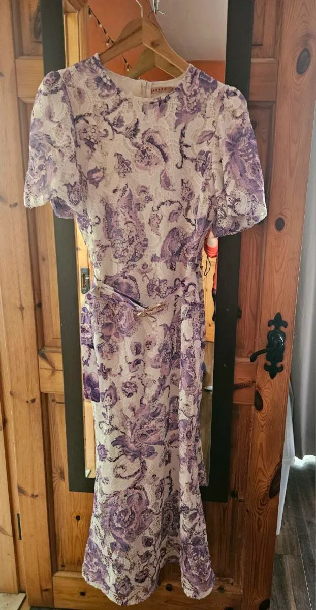 Long ladies dress - Image 1