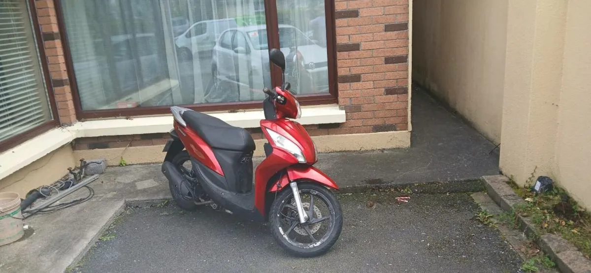 110 cc Scooter - Image 2