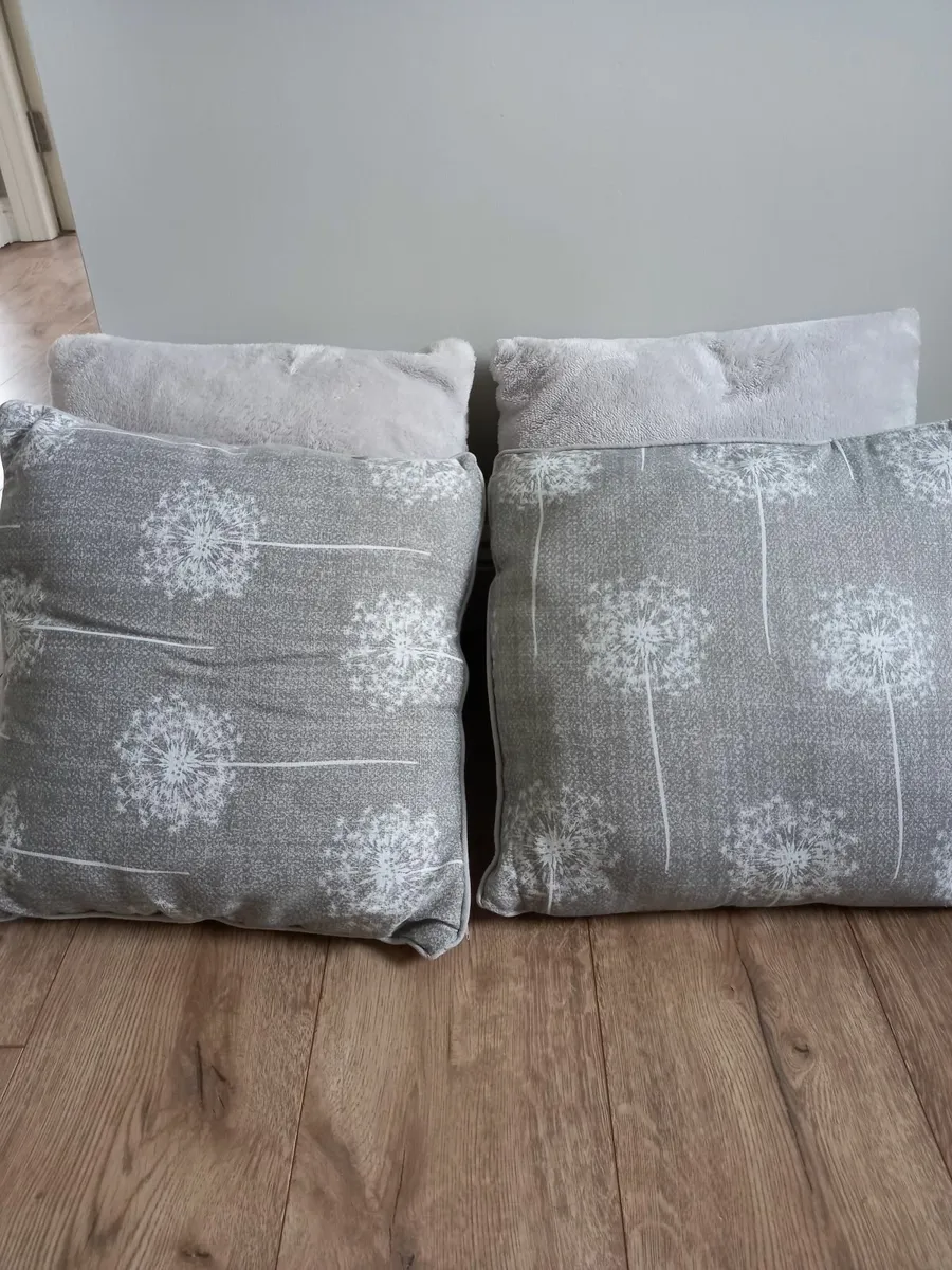 Cushions - Image 3