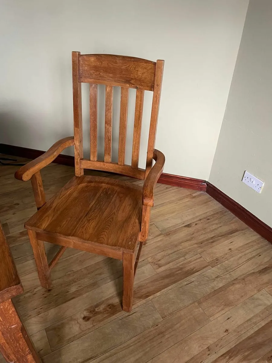 Dining room table and chairs - Image 1