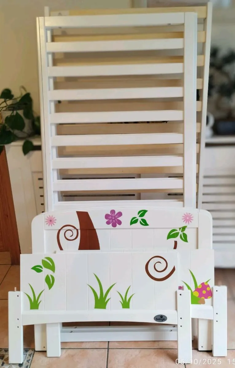 Babylo Sienna cot bed - Image 1