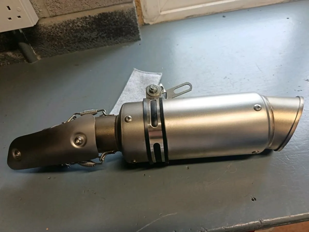 Suzuki GSX-R exhaust pipe - Image 2