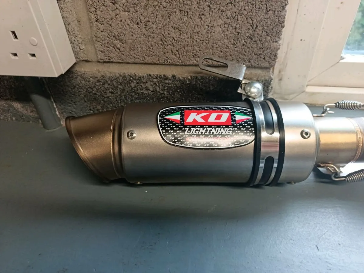 Suzuki GSX-R exhaust pipe - Image 3