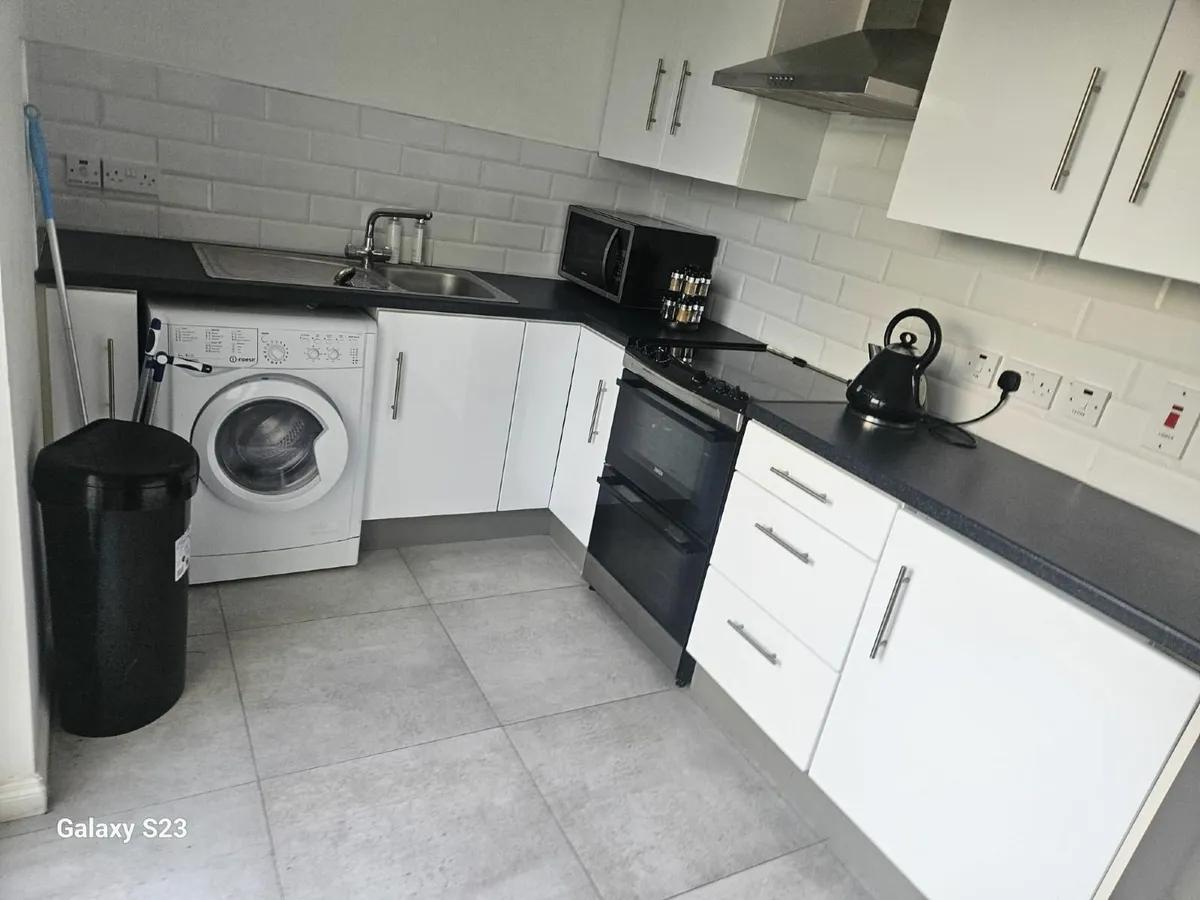 Kitchen with Appliances - Image 3