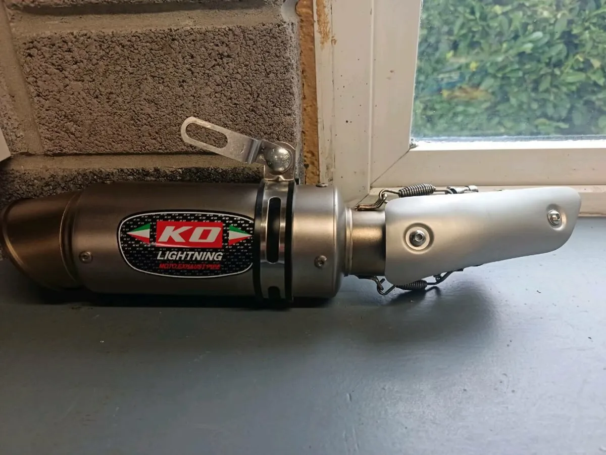 Suzuki GSX-R exhaust pipe - Image 1
