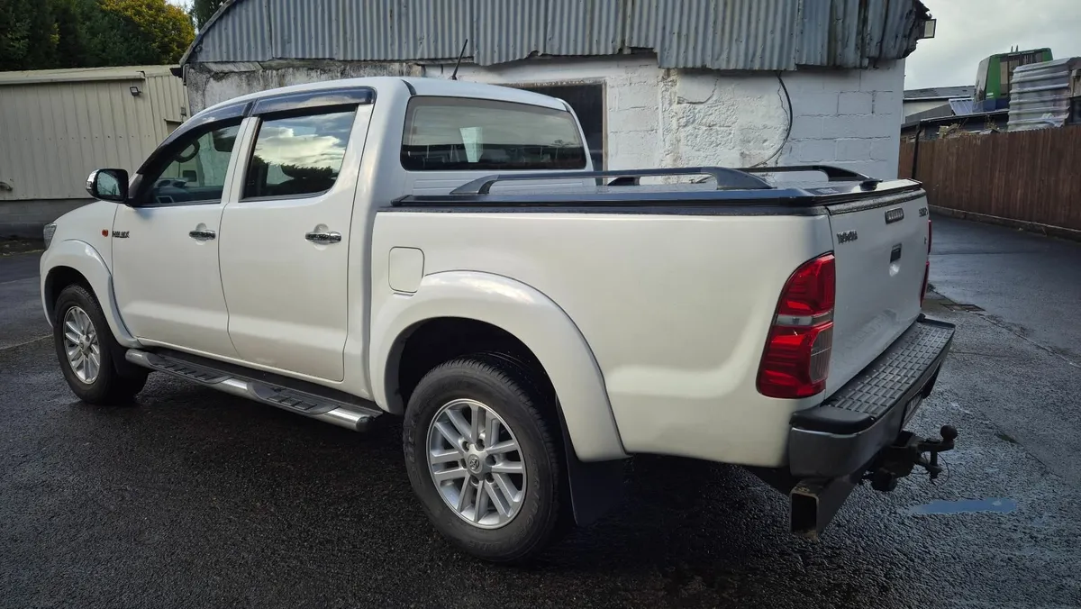 2015 Toyota Hilux D4D 4DR Double Cab - Image 2