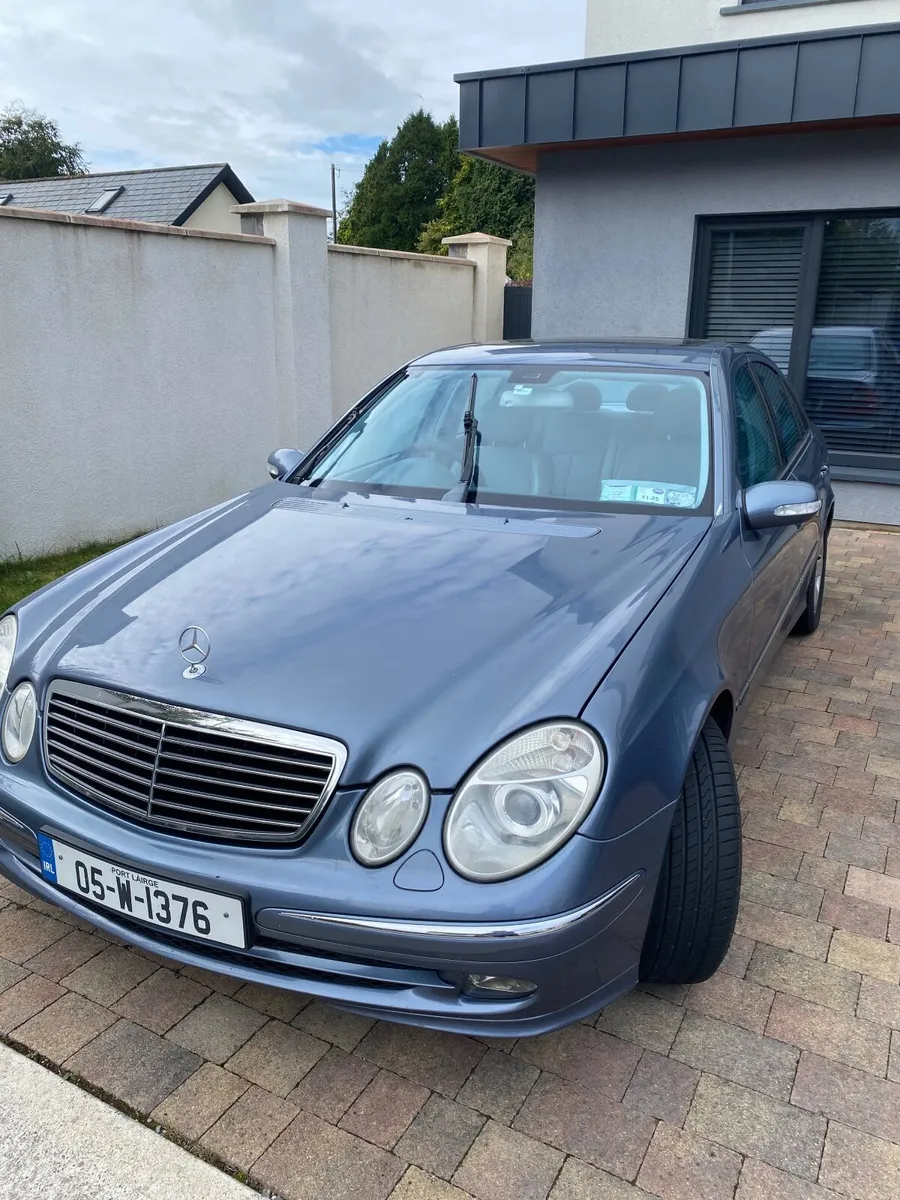 Mercedes-Benz E-Class 2005 - Image 1