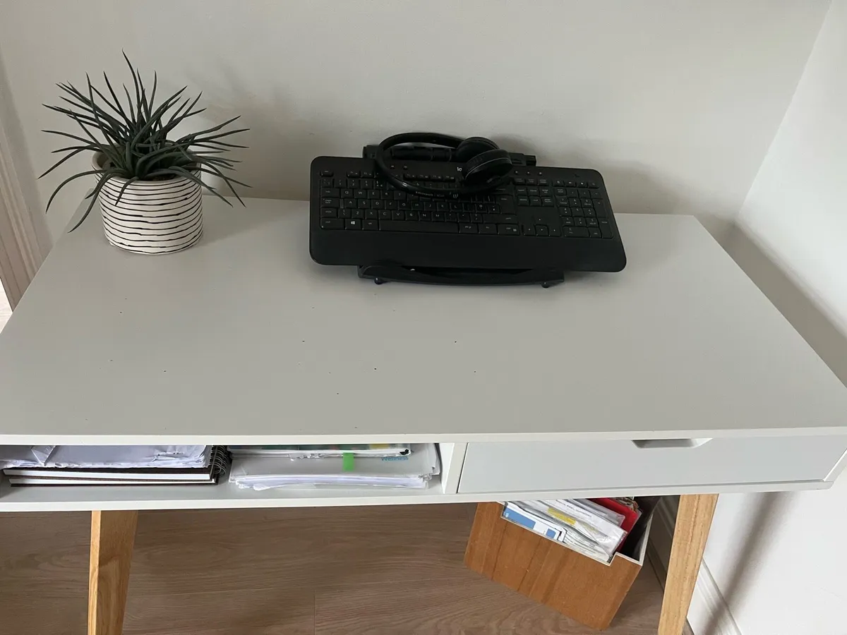 Office desk - Image 2