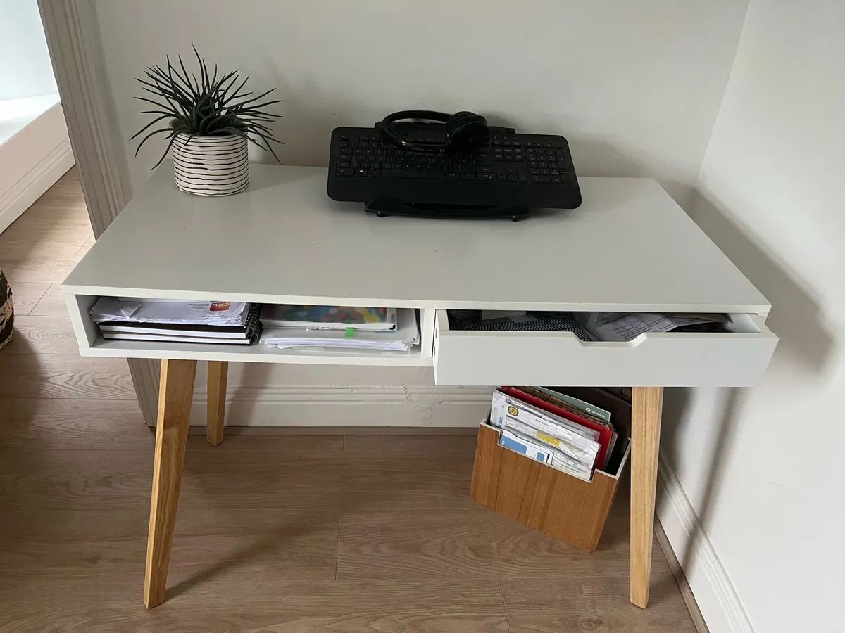 Office desk - Image 3