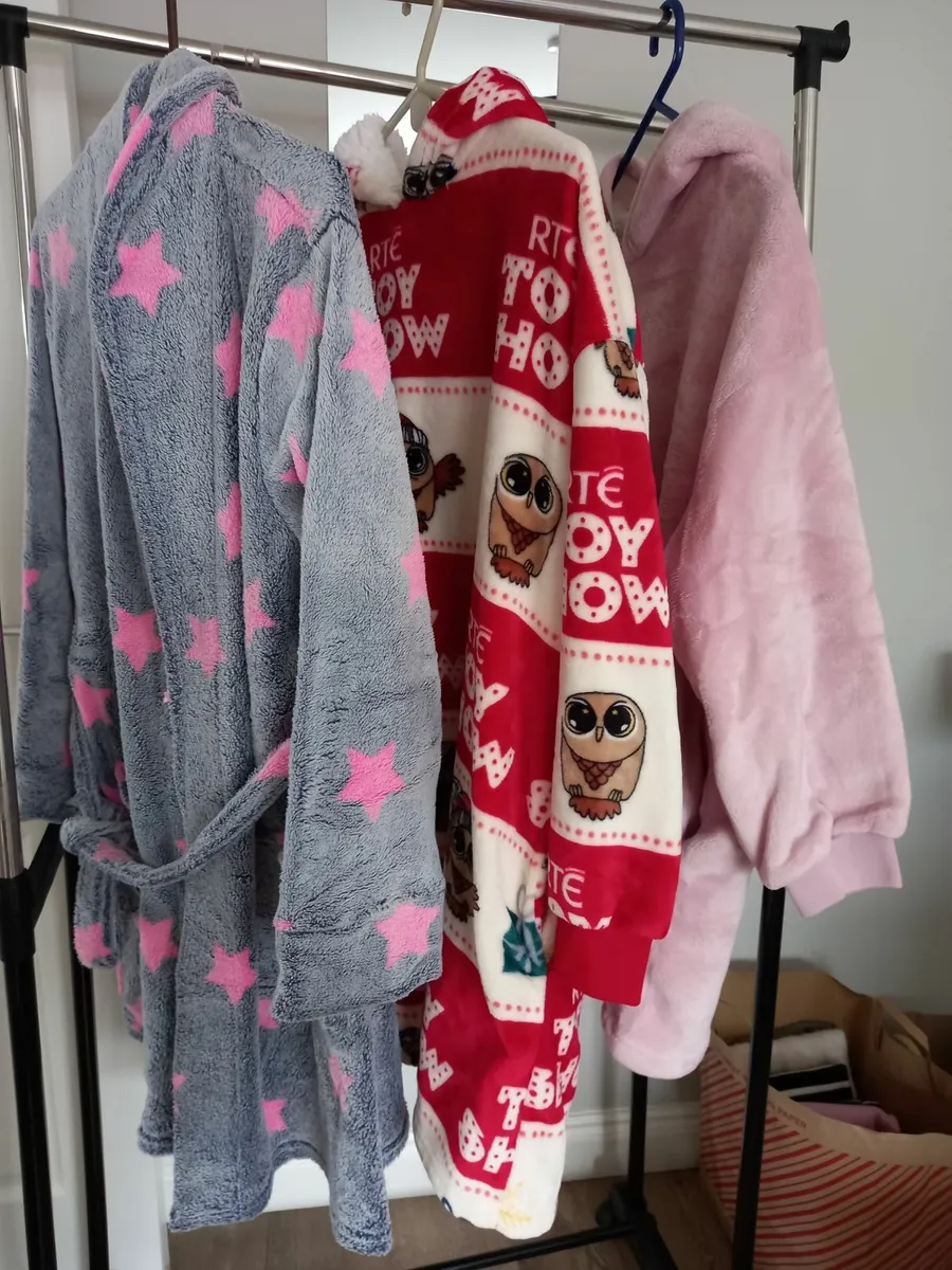 Lounge wear - Image 1