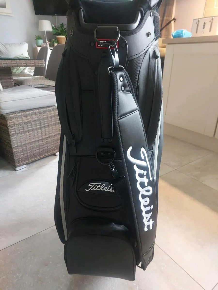 NEW Titleist Premium tour cartbag - Image 1