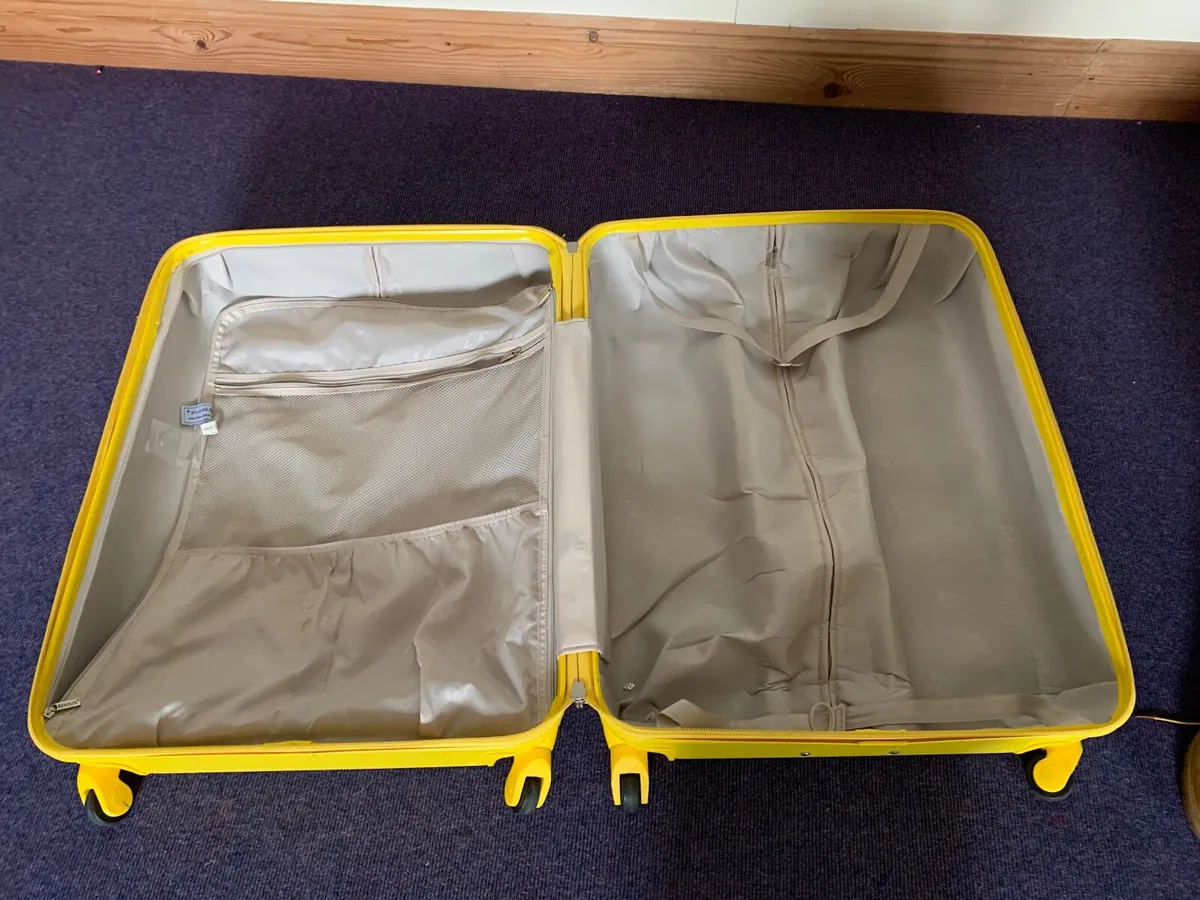 Large Aerolite suitcase - Image 3