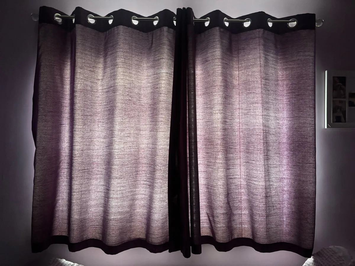 Purple curtains - Image 1