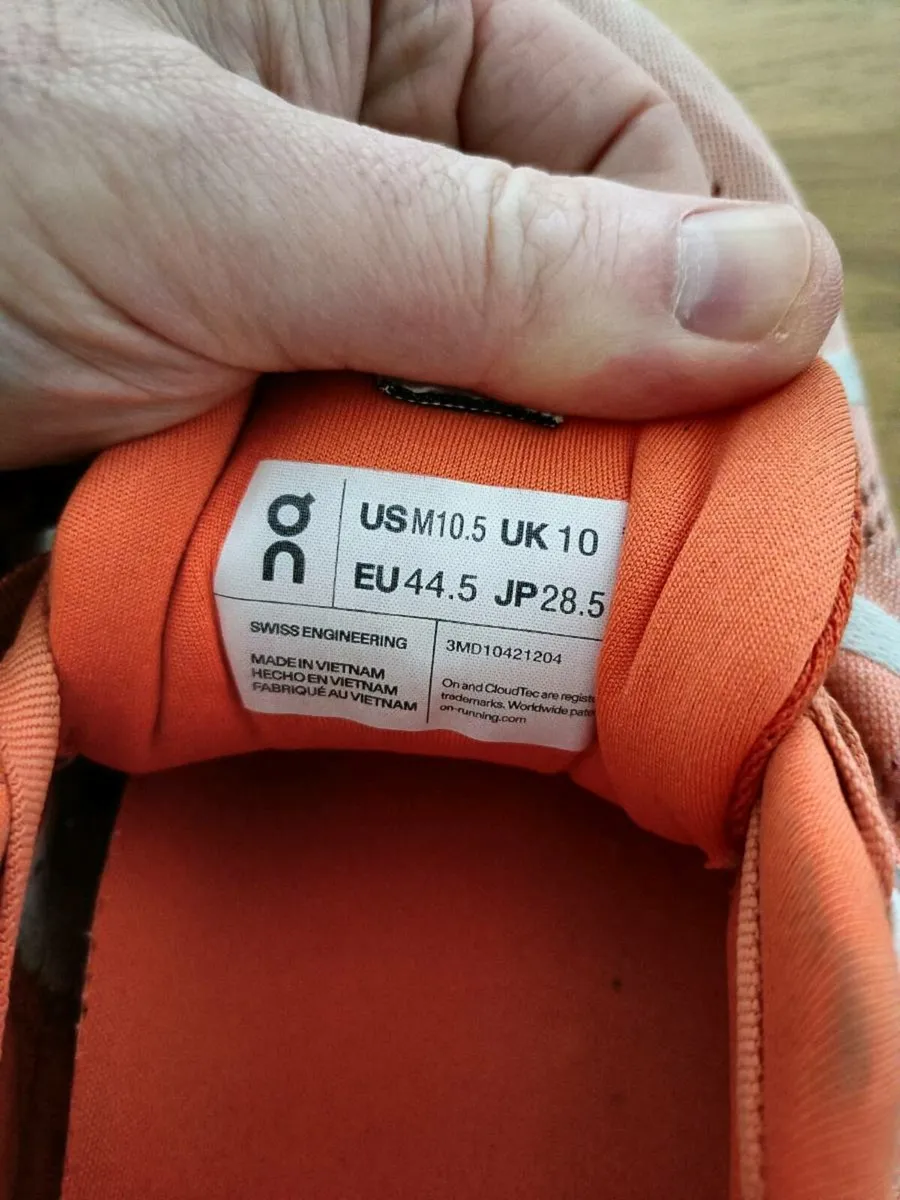 On cloudsurfer running shoes - Image 2