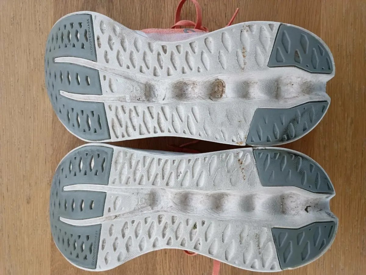 On cloudsurfer running shoes - Image 4