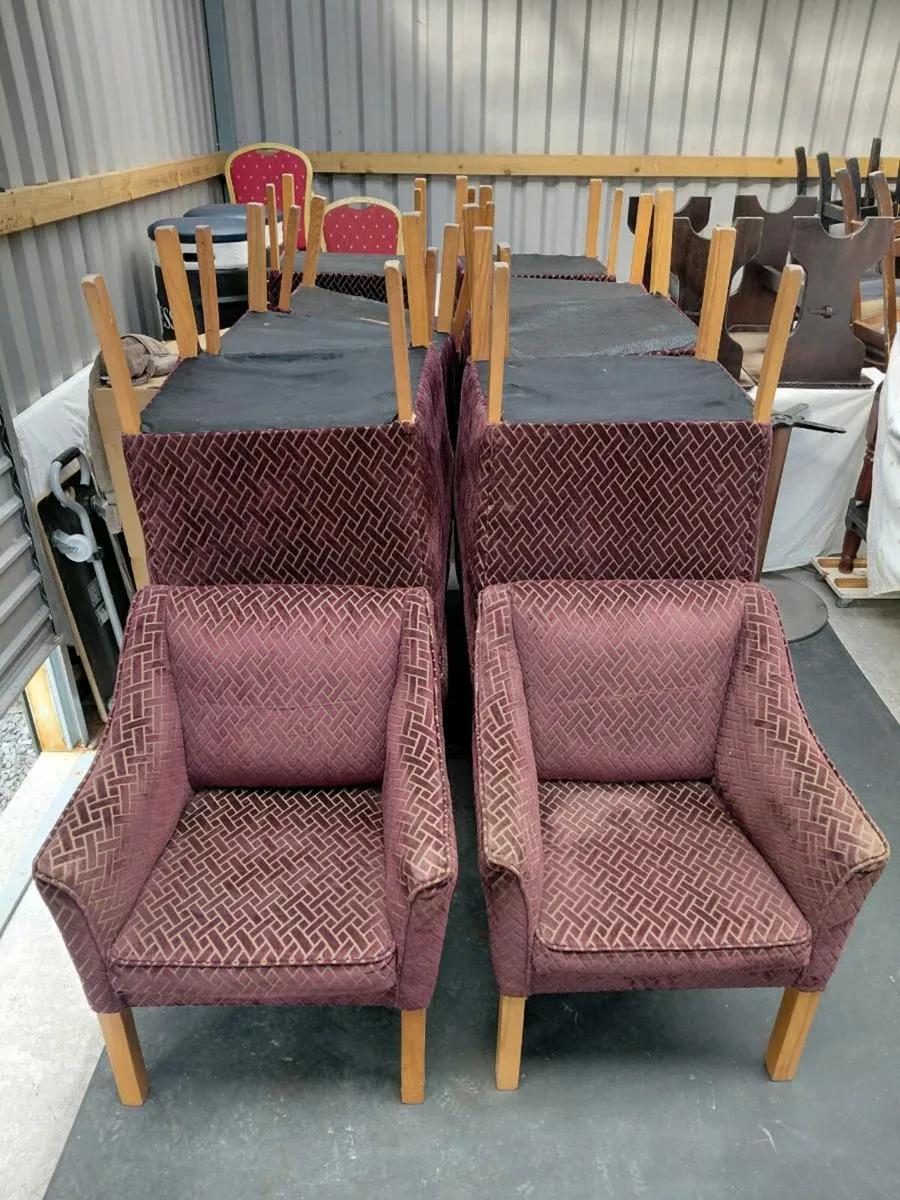 Pub stools and bar furniture - Image 4