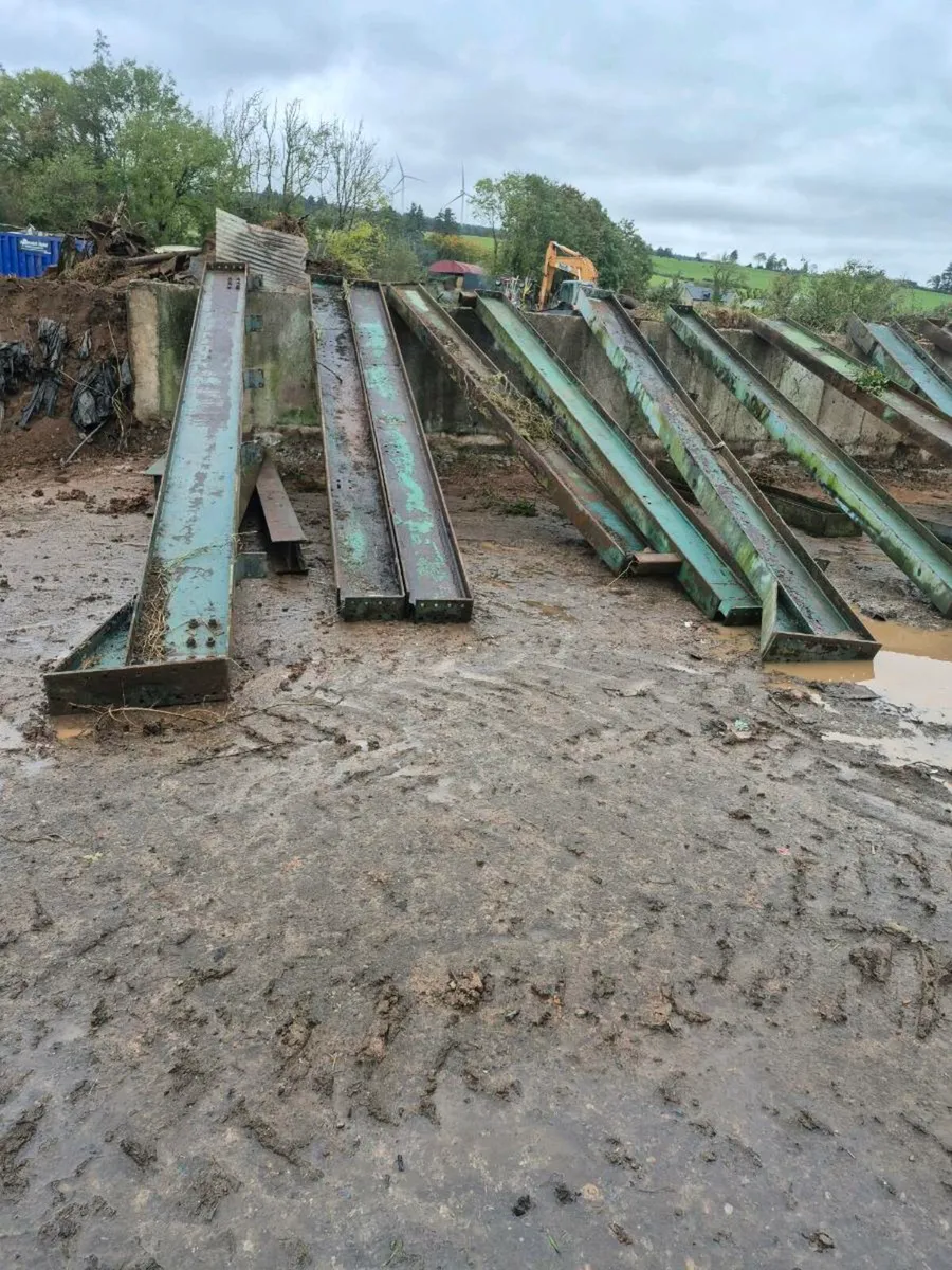 60 foot pillars and 20foots - Image 1