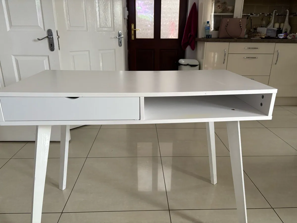 Desk - Image 1