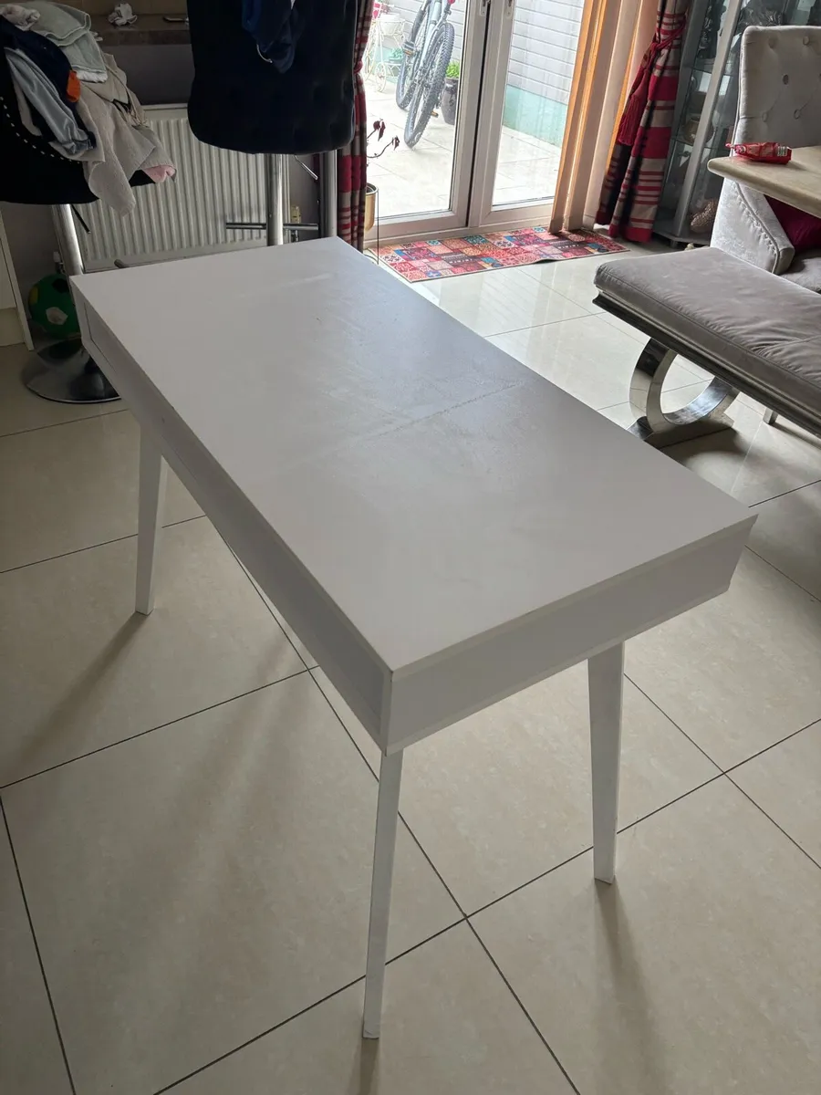 Desk - Image 2