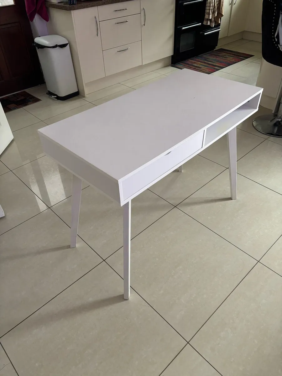 Desk - Image 3
