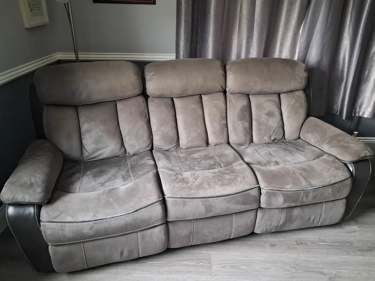 Couch - Image 2
