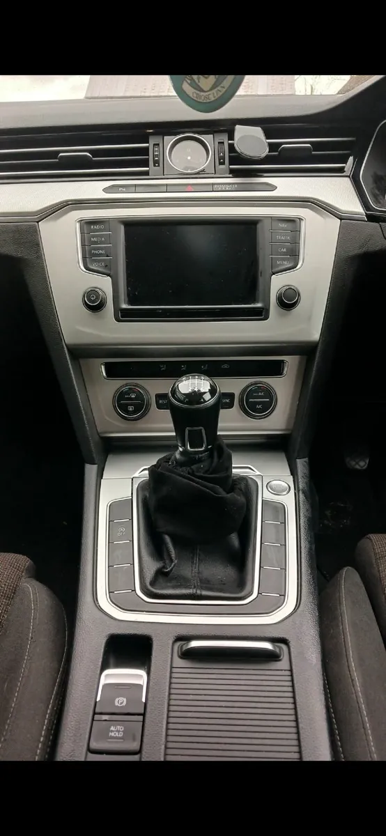 Volkswagen Passat 2015 - Image 4
