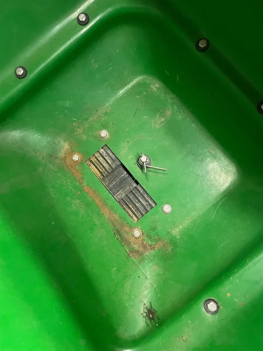 Fertiliser Spreader - Image 3