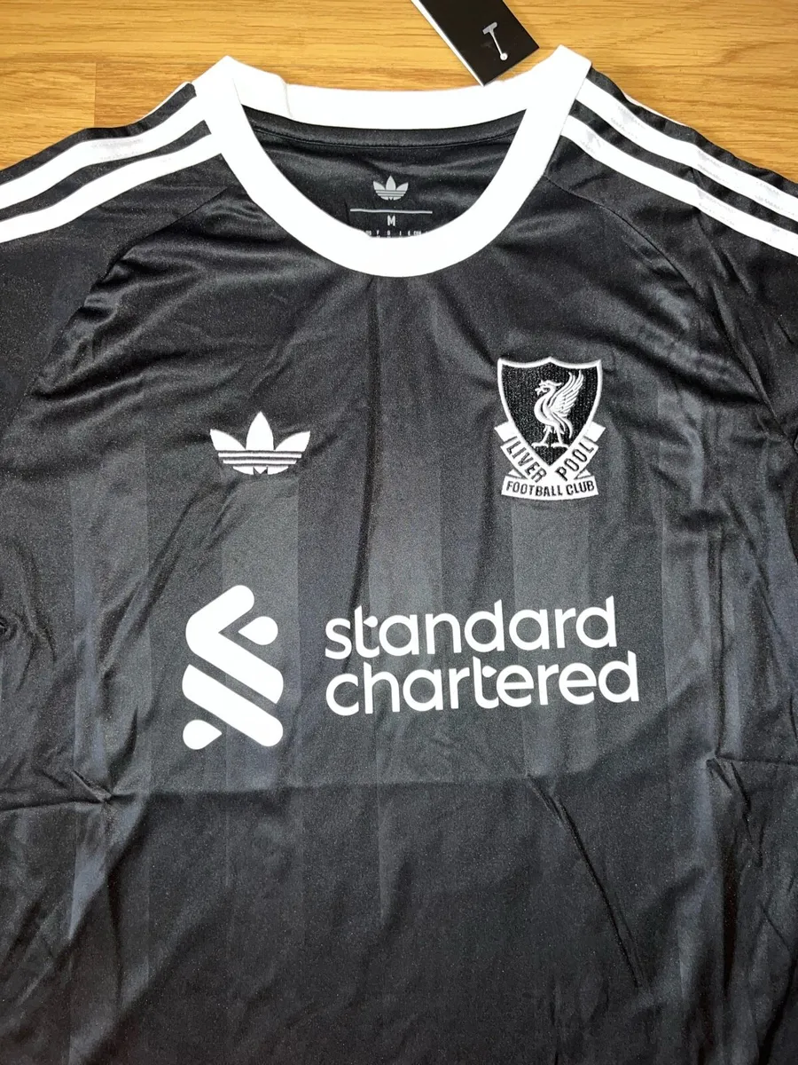 Liverpool Goalkeeper Jersey - Image 3