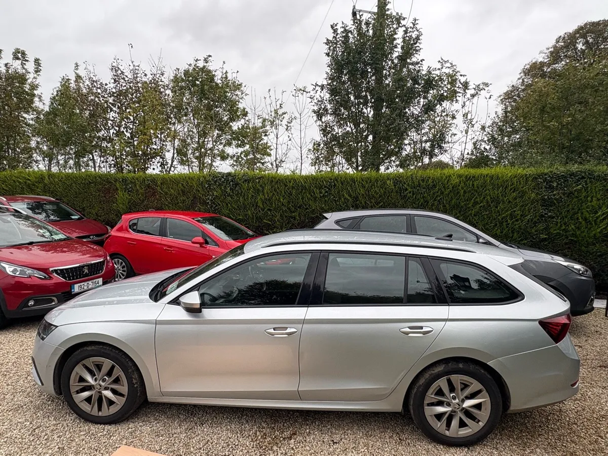 2021 Skoda Octavia , 1.0 litre mild Hybrid - Image 4