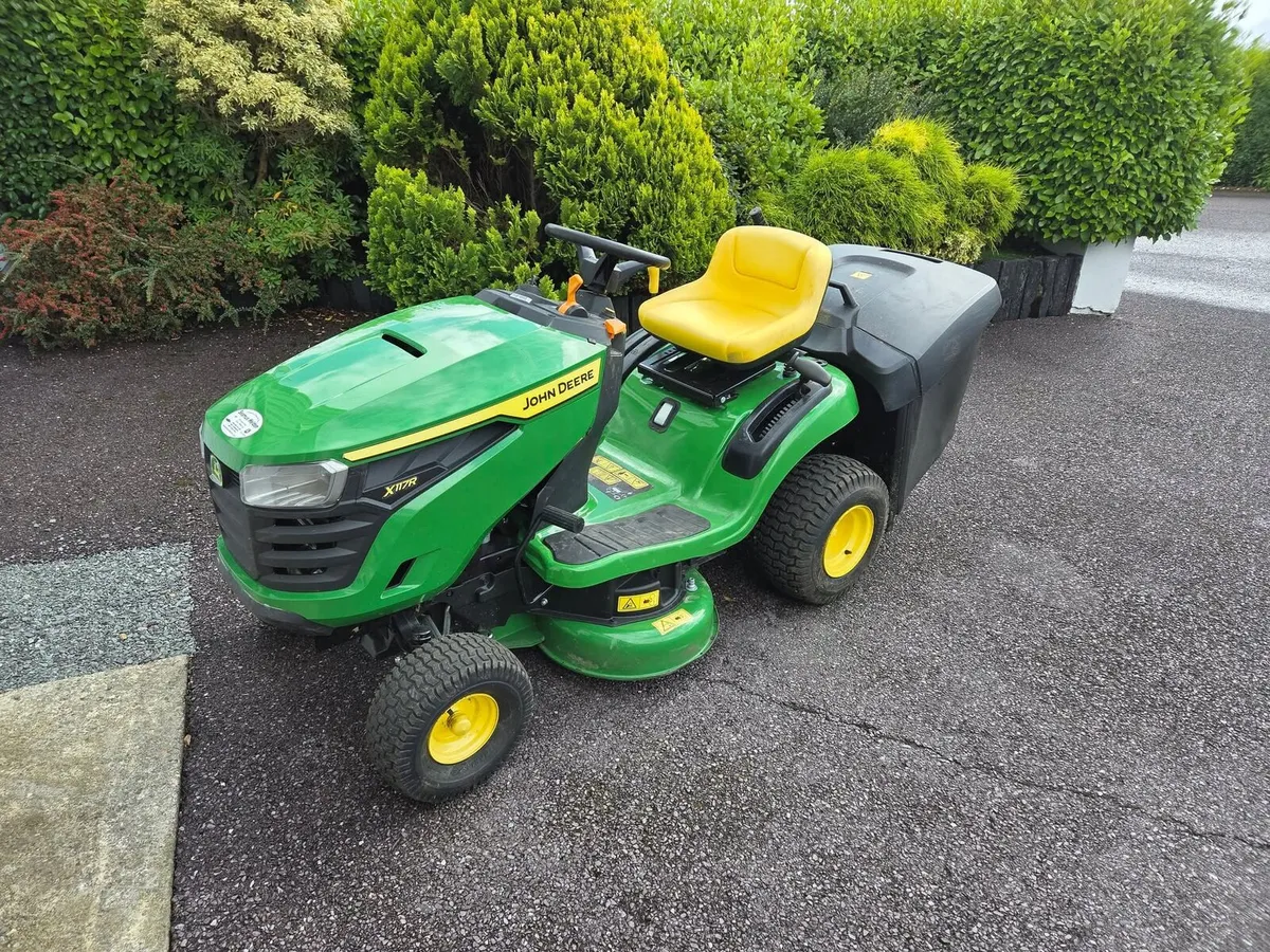 John Deere X117R - Image 1