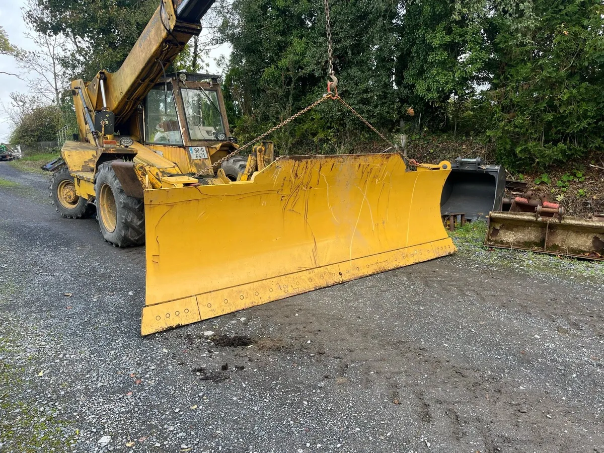 Unused dozer blade cat D6N - Image 1