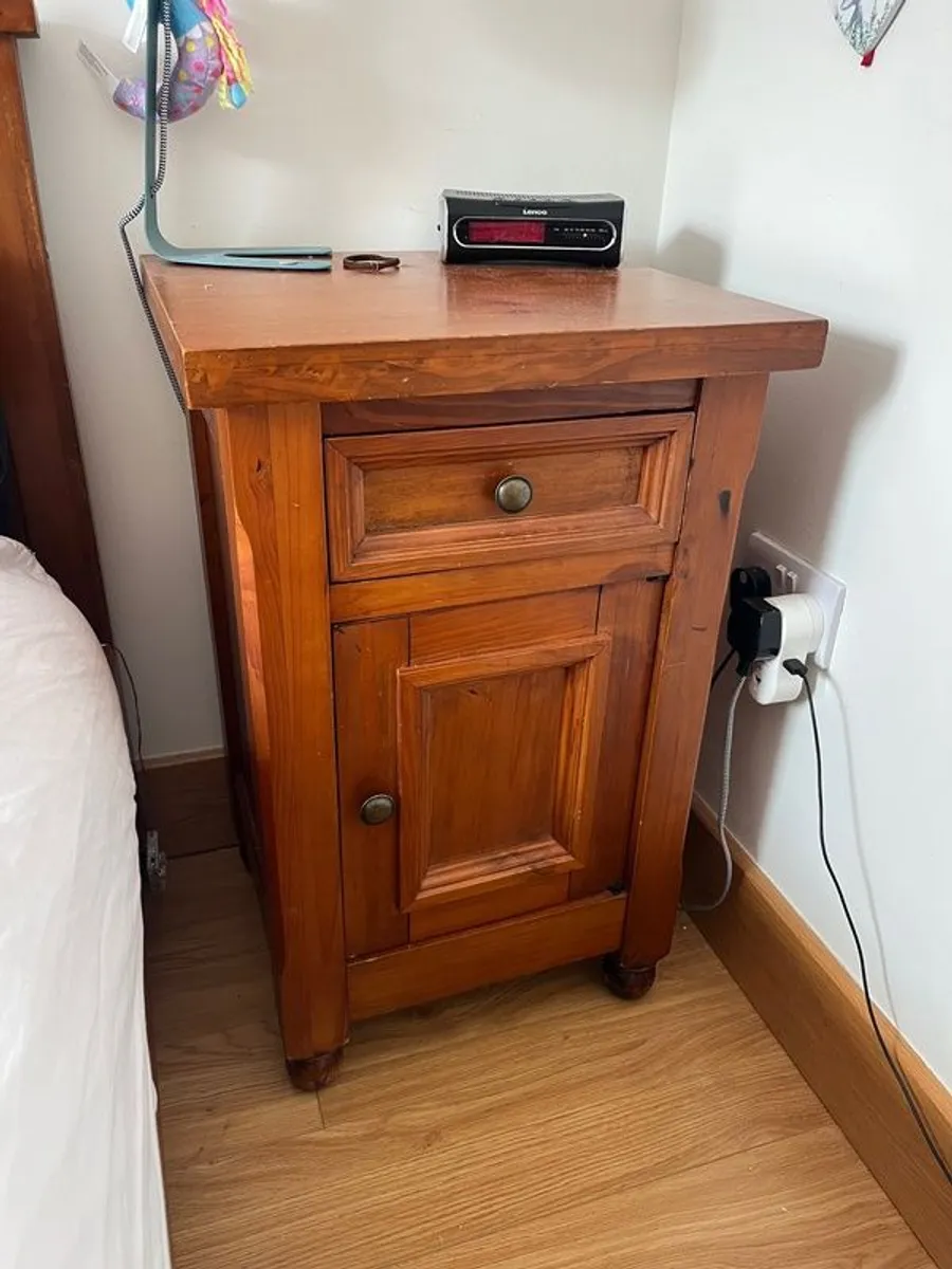 king size bed and Furniture - Image 2