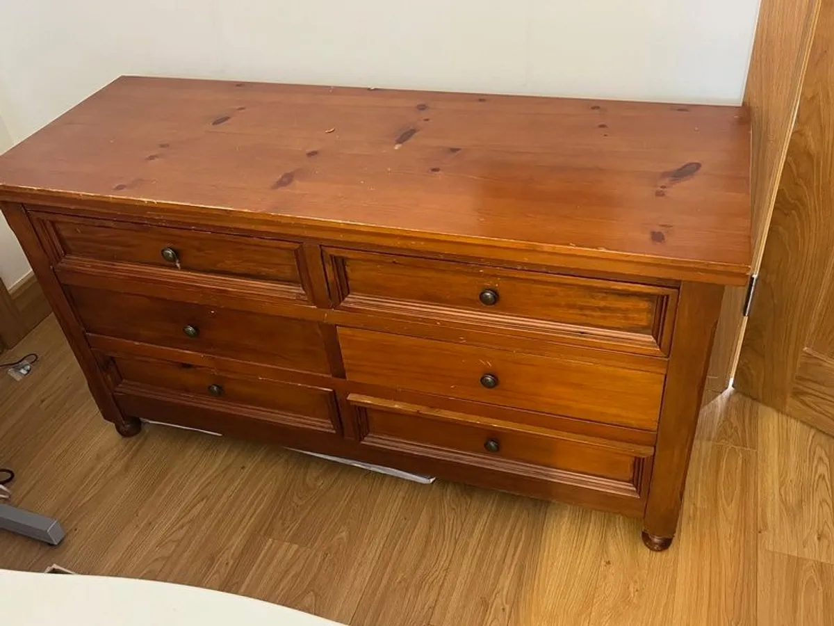 king size bed and Furniture - Image 3