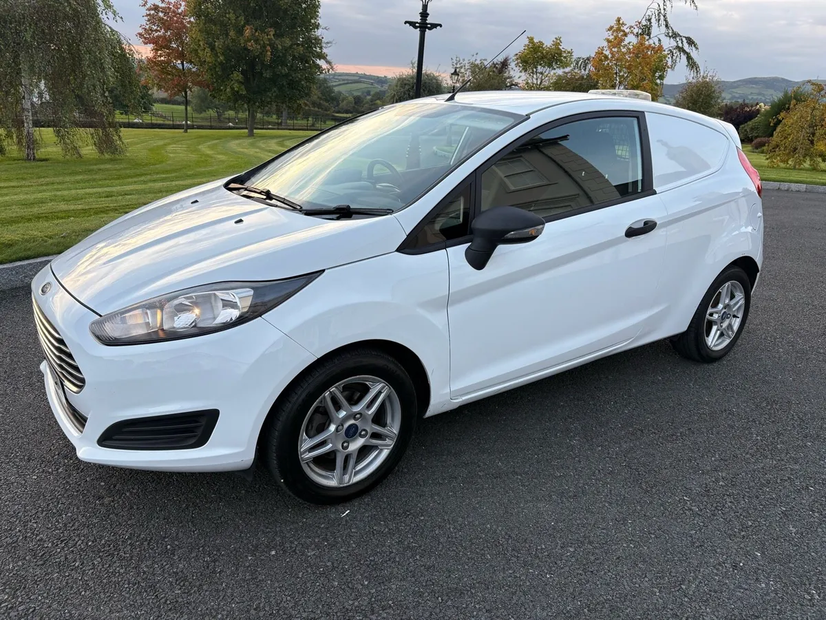 2016 Ford Fiesta 1.5TDCI Diesel Van - Image 3