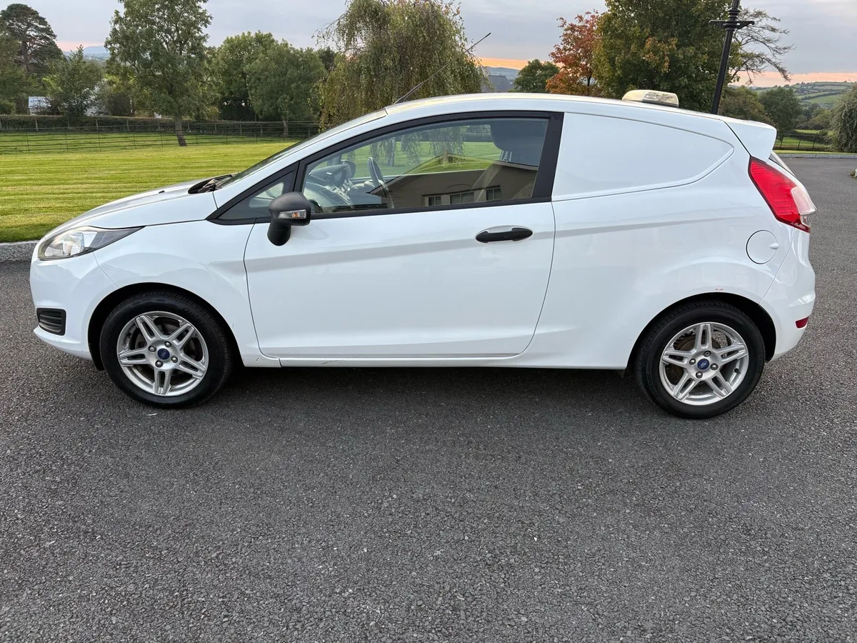2016 Ford Fiesta 1.5TDCI Diesel Van - Image 4
