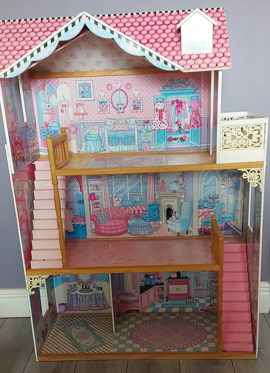 Barbie house campervan ambulance and dolls - Image 1