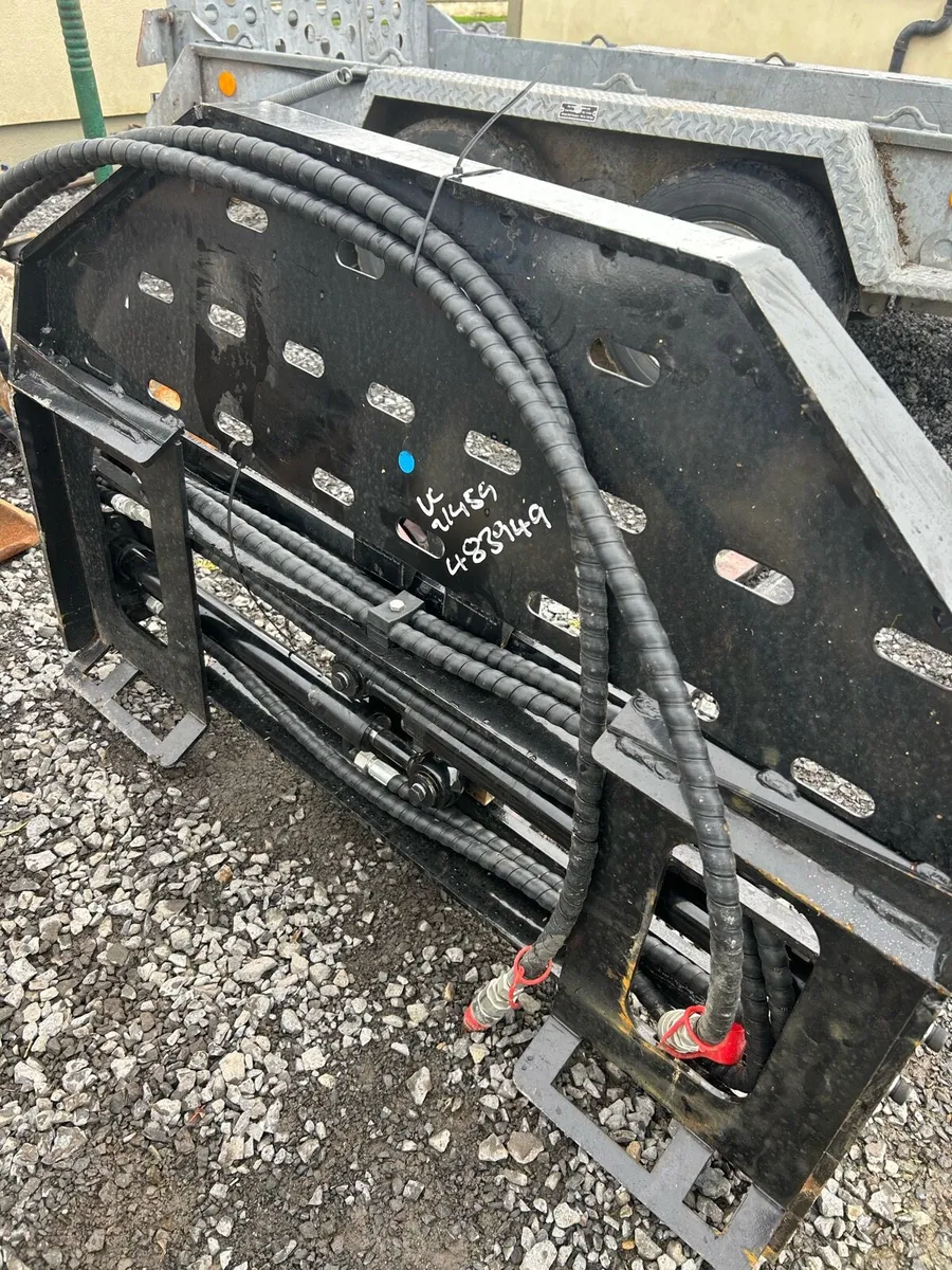 Unused Pallet forks with sideshift for skidsteer - Image 2