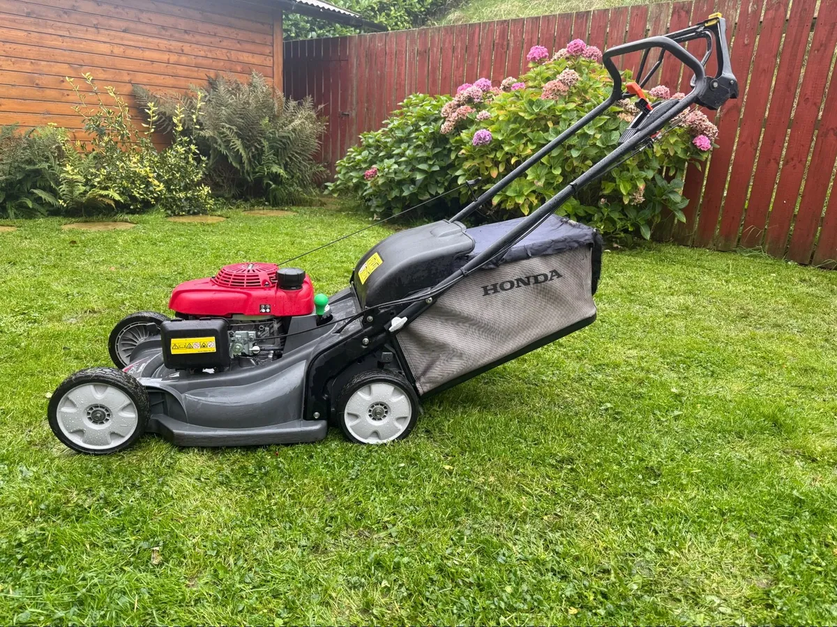 Honda HRX 537 lawnmower - Image 3