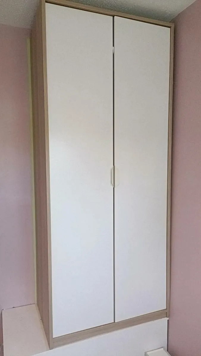 Childs/ small wardrobe