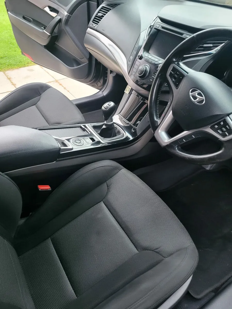 I40 hyundai car - Image 4