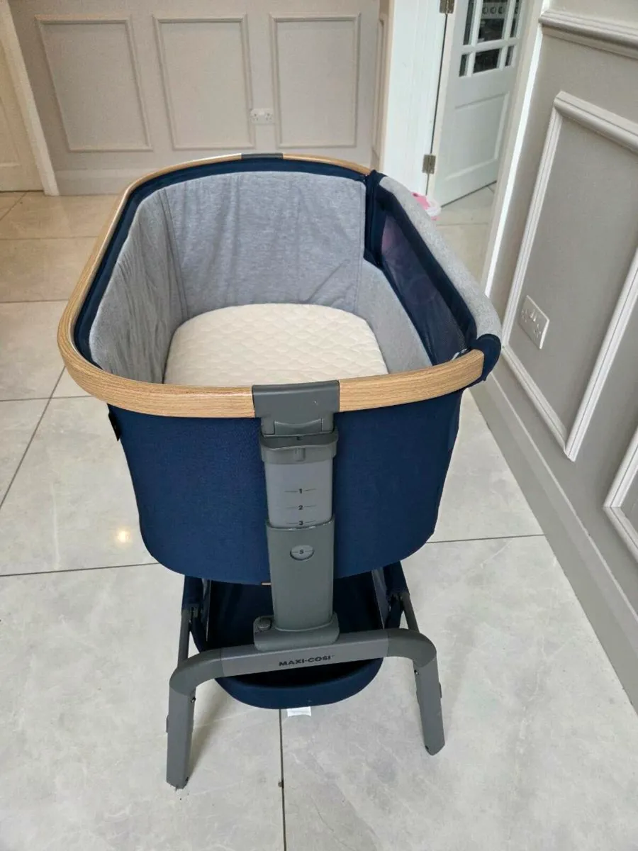 Maxi Cosi Crib - Image 4