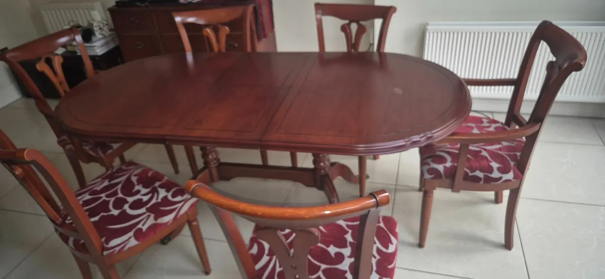 Dinning table - Image 1