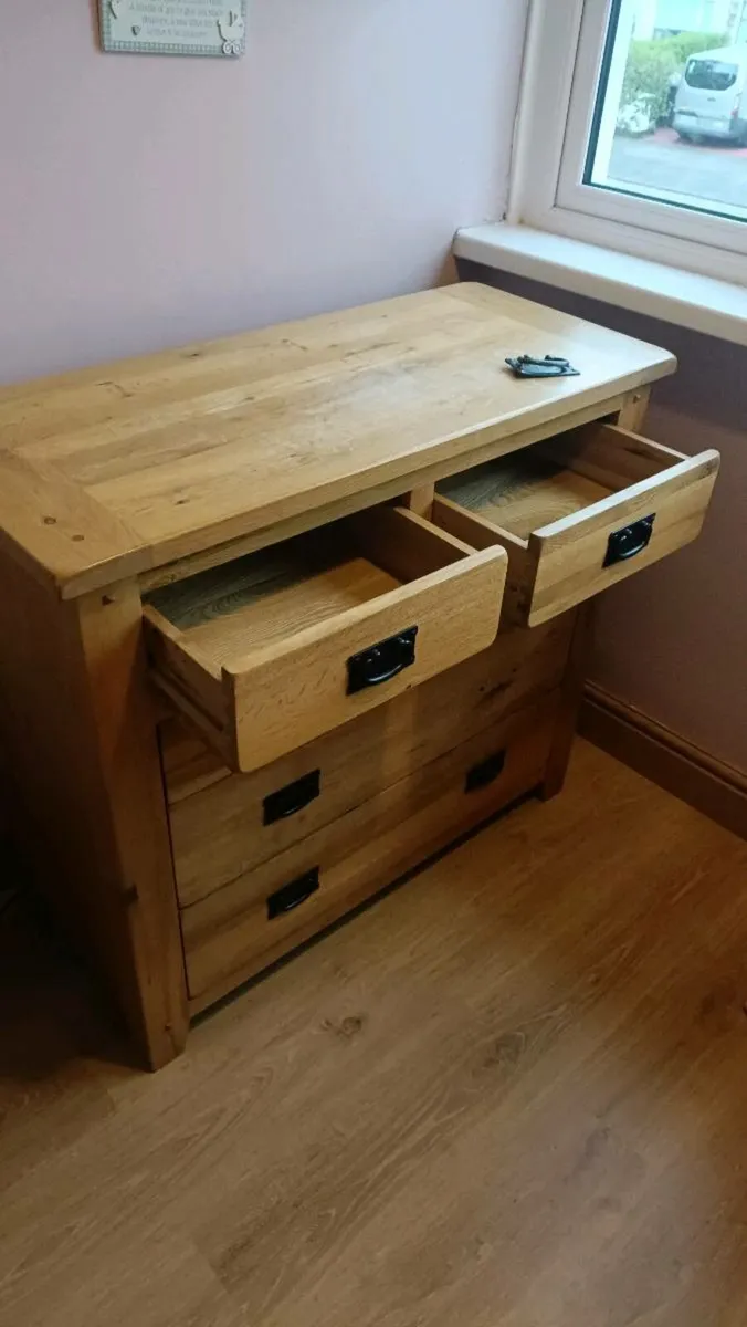 Solid oak chest of drawers - Image 2