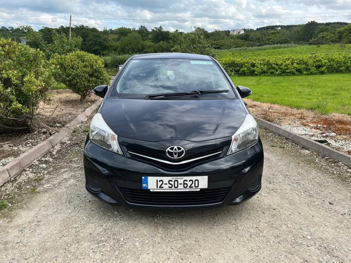 Toyota Yaris 2012 - Image 2