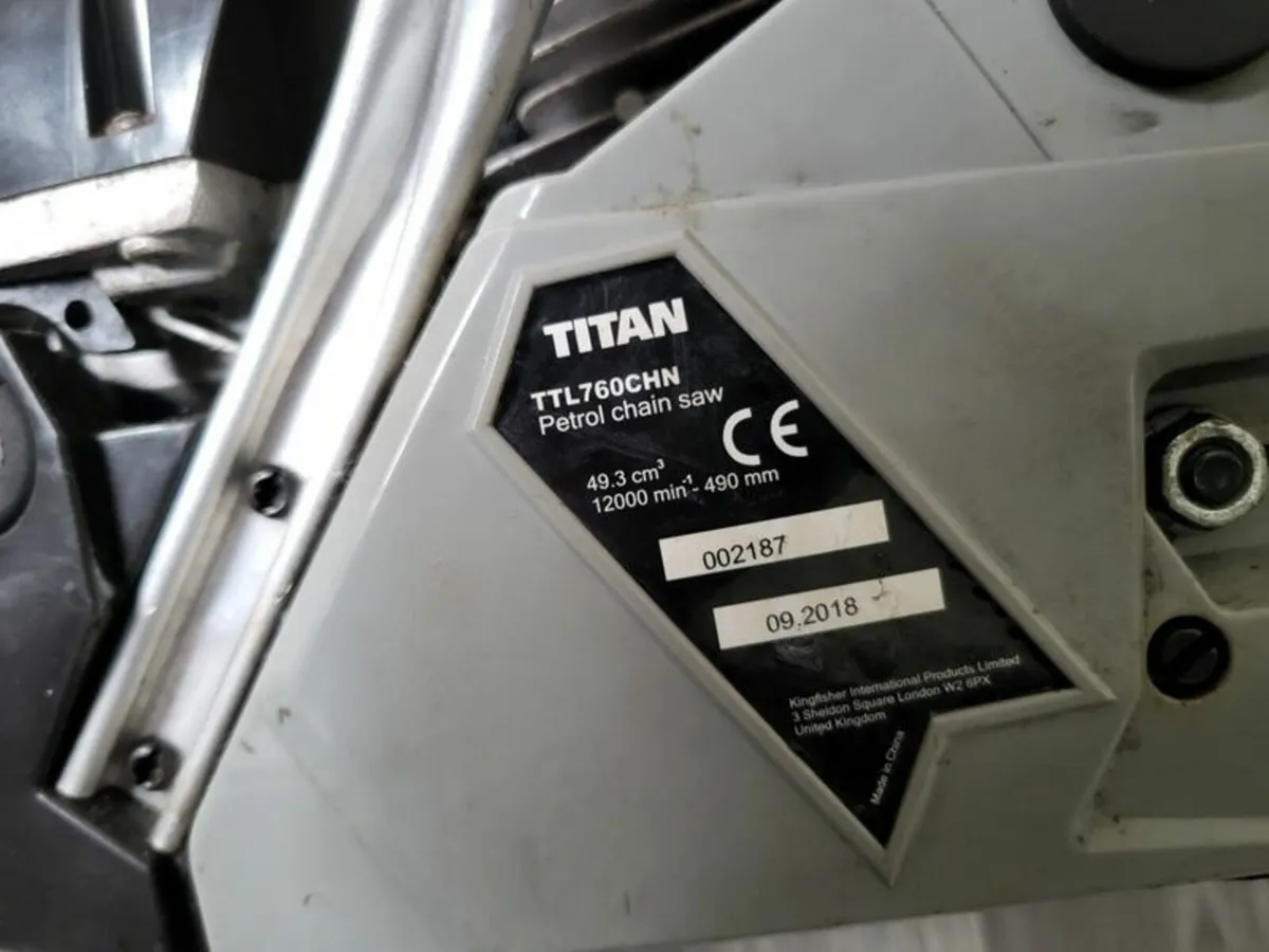 Titian Chainsaw TTL760, two stroke petrol - Image 2